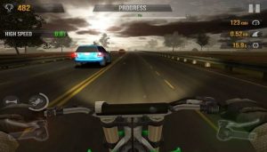 how do you overtake someone in the game traffic rider